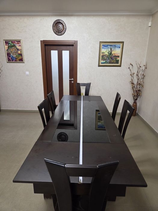 Трапезнаа разтегателна маса с 6 стола к-т