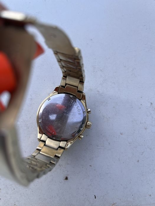 Ceas fossil auriu