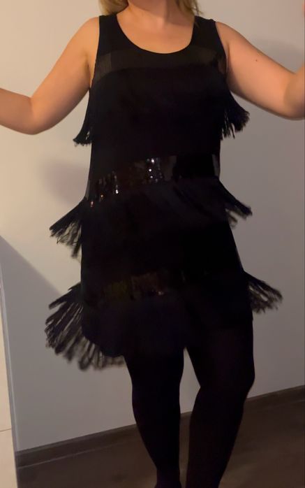 Черна парти рокля с ресни и пайети, размер L
