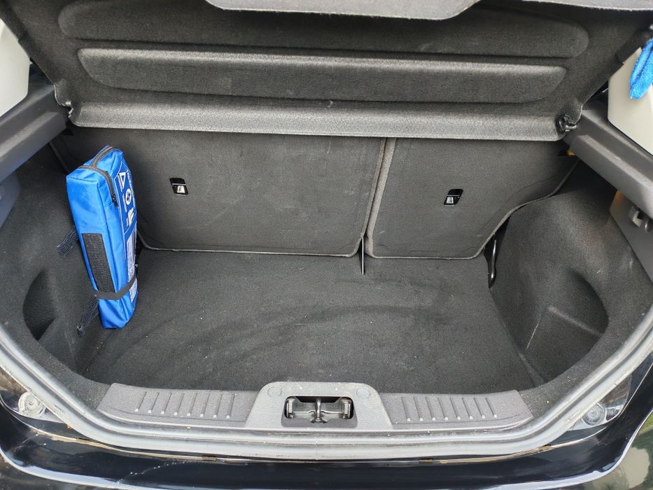 Vând Ford Fiesta Euro 6