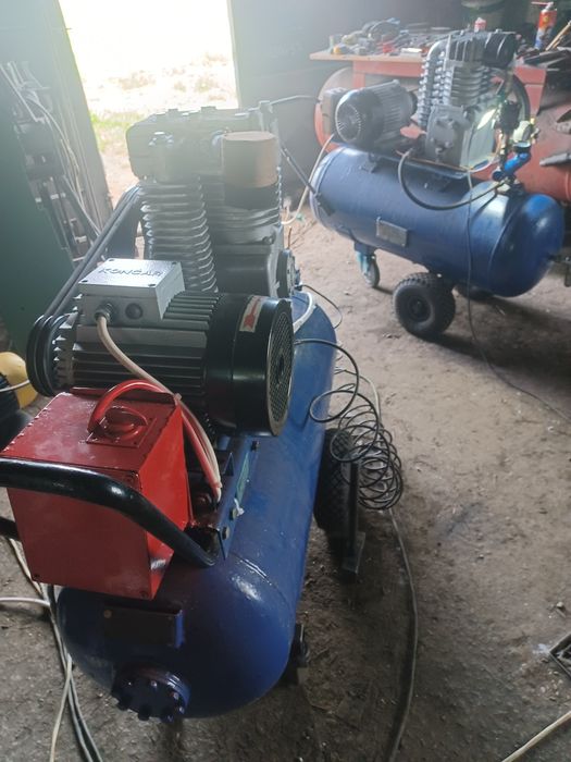 Două compresoare, butelii de 140 litri, motoare trifazate de 3 și 4 KW