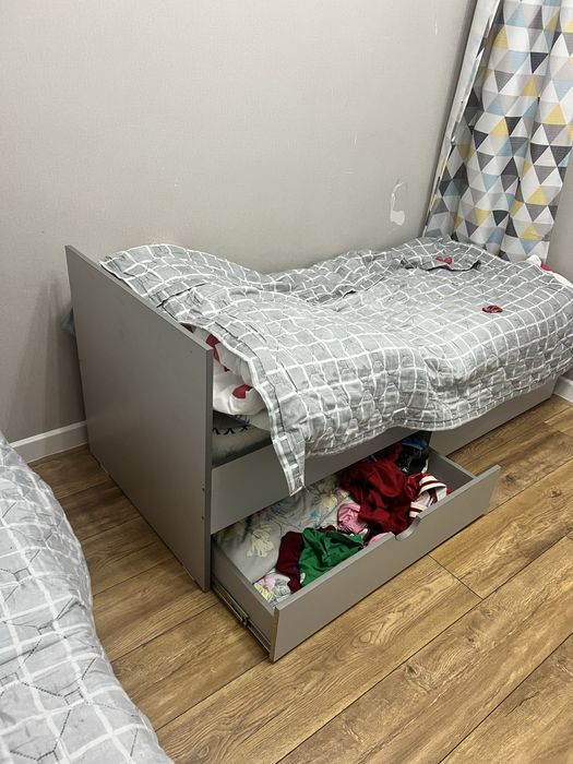 Кровать односпальное