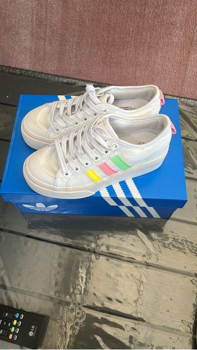 Adidasi dama marimea 35,5 diferite modele