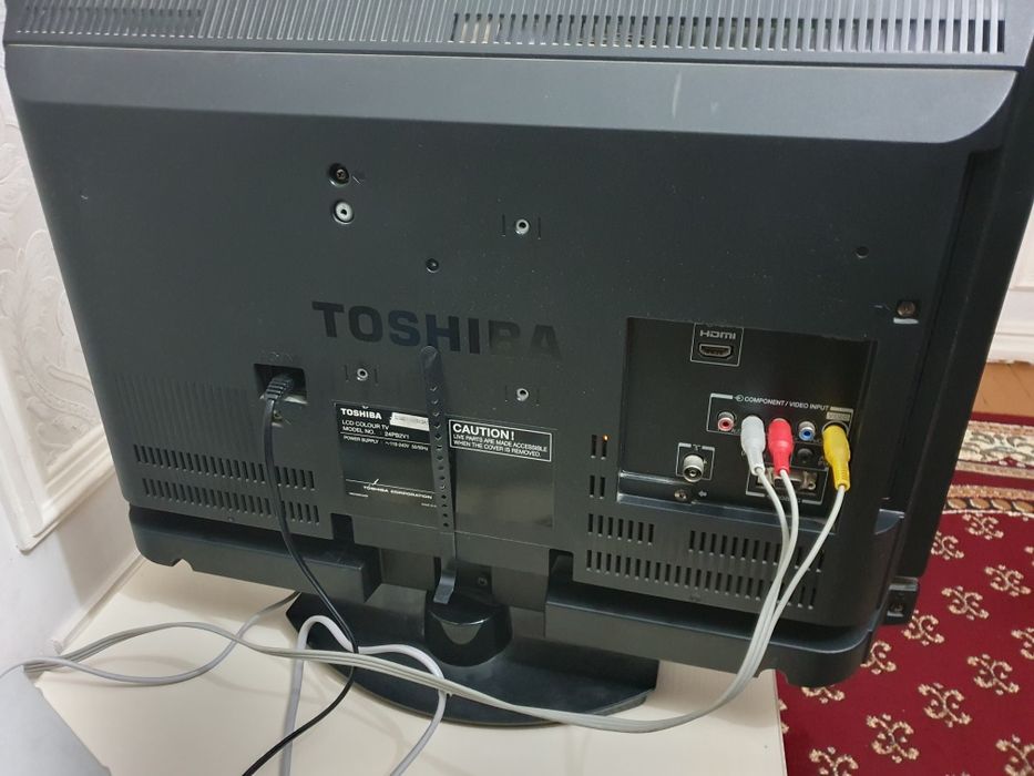 Televizor 24 Toshiba есть царапины