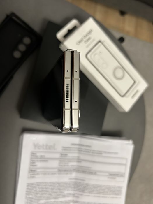 Samsung Z Fold 5 256GB 5G CREAM F946 Гаранция