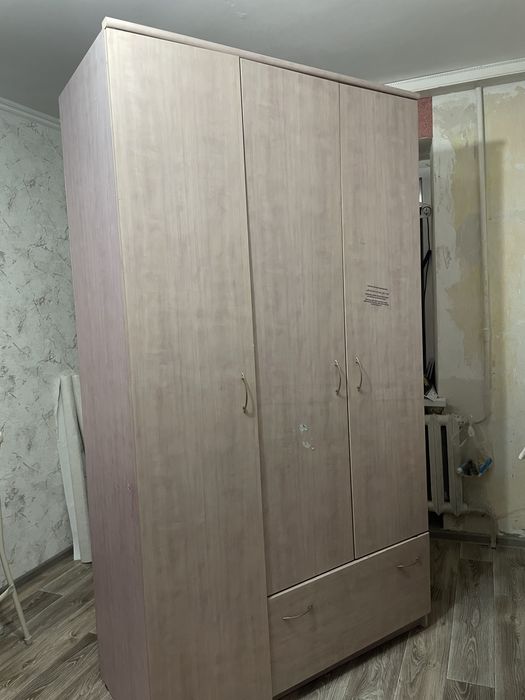 Шкаф  коречневый 5000, белый 10000тг