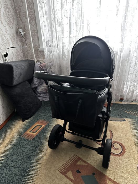 Продам коляску  . .