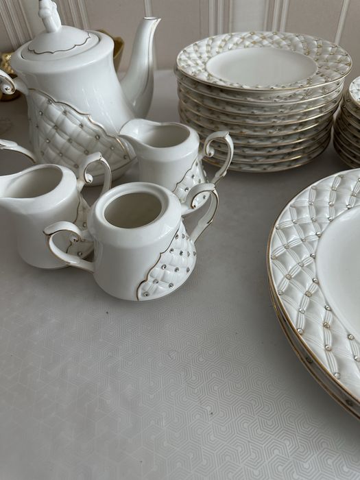Чайно-столовый сервиз белый со стразами