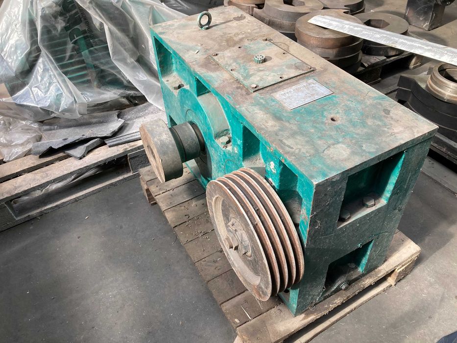 Eл.мотор, редуктор, шмиргел, въртящи маси и други