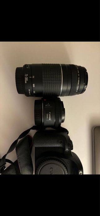 Canon 800D Kit cu două obiective
