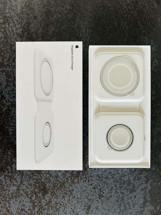 Apple Duo Charger (неупотребявано)