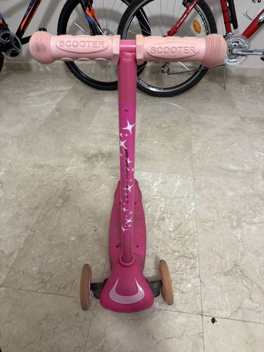 Детска тротинетка за момиче