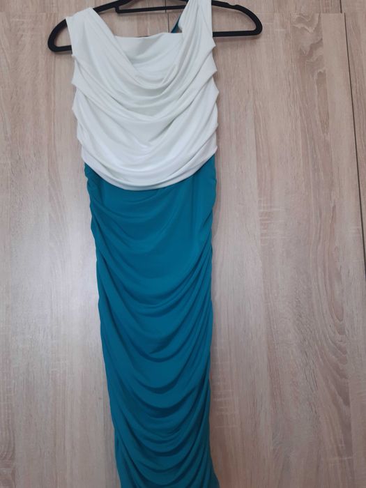 Стилна     Рокля