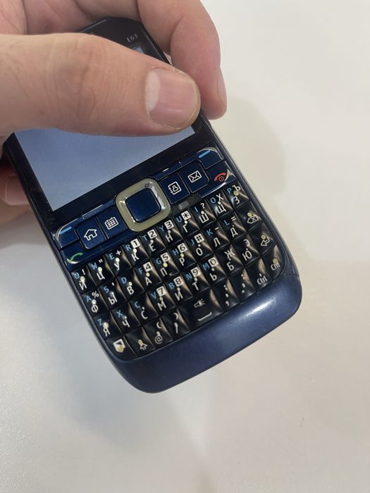 Телефон кнопачный Nokia E63