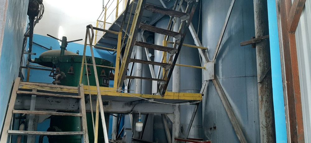 Маслоэкстрактный завод с общей площадью 1.5 гектара.