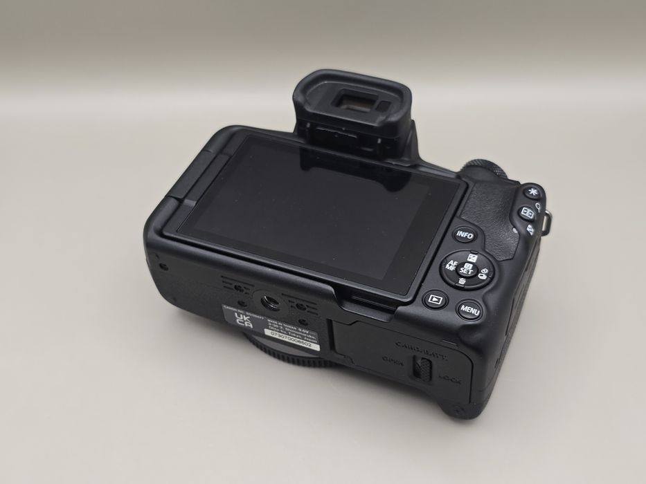 Body canon R50, 2126 CADRE!! Ecran rabatabil și filmare 4K