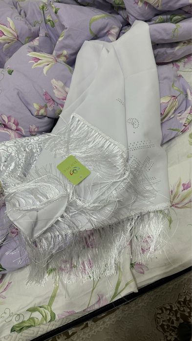 Продается белые качественные платки новые