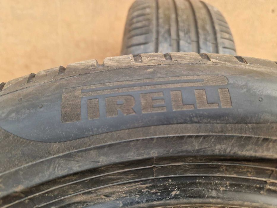 2 Pirelli R19 255/45 Летни гуми  DOT0521