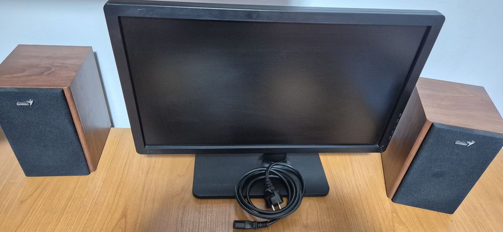 Monitor LCD Benq Full HD V2210 Eco 21.5"/55.88cm timp de raspuns 5 ms