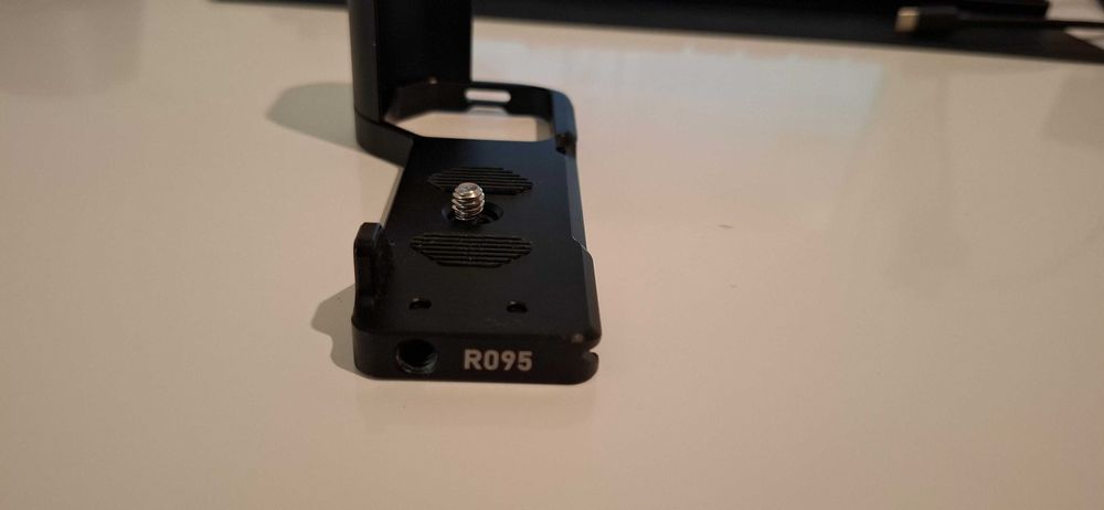 Sony ZV-E10 Body + Cage Grip Ulanzi