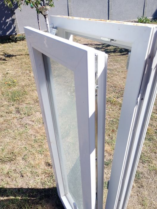 Vând 2 Geamuri termopane aduse din Austria