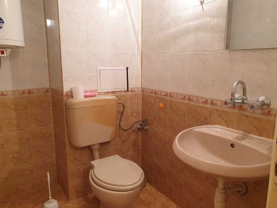 Дава се под наем Двустаен апартамент в Бургас, Център - 43 кв.м за 204 € - Снимка #4