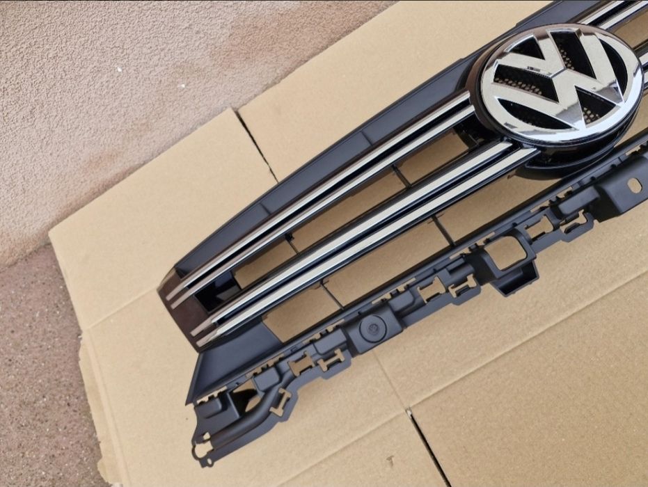 Grila centrala Vw Tiguan facelift 2011-2016 NOUA AM