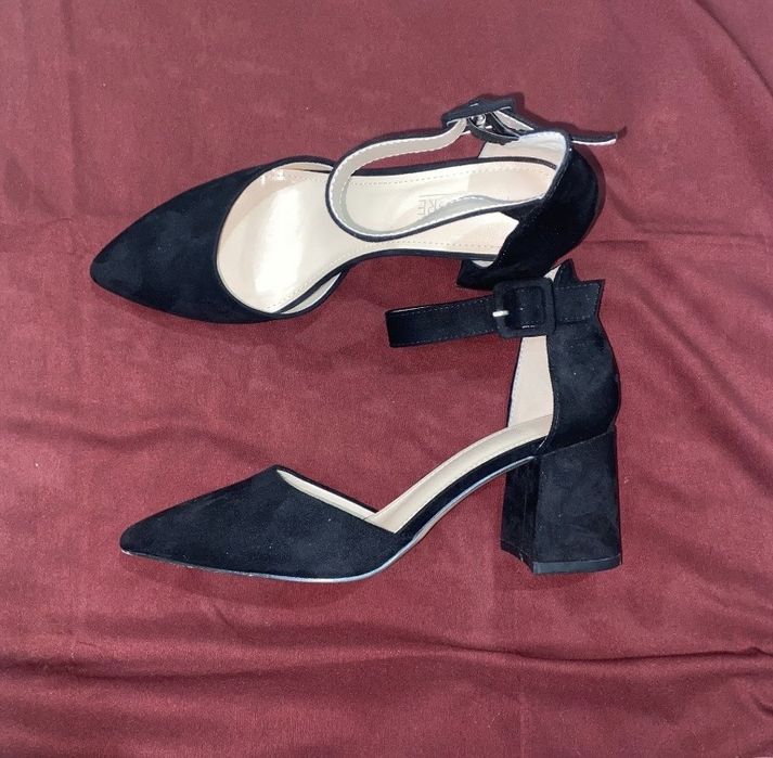 Туфли на каблуках