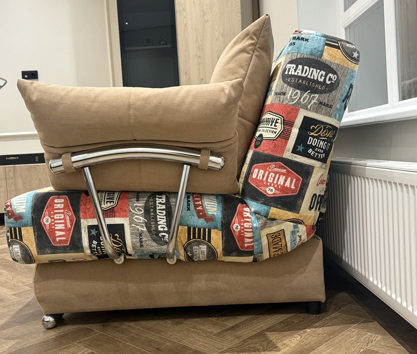 Продам Диван В ОТЛИЧНОМ состоянии