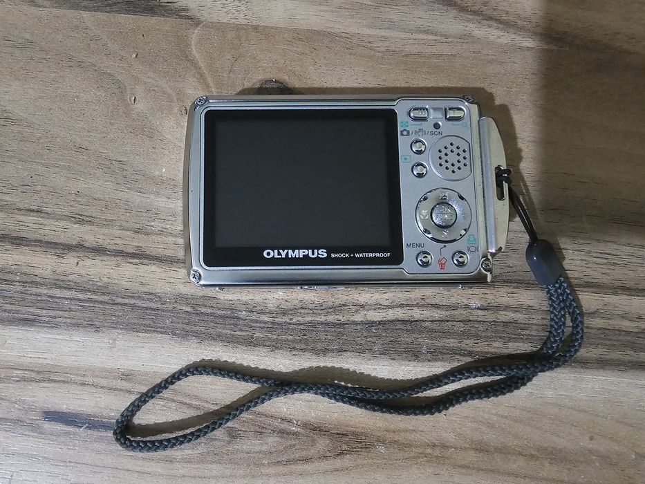Olympus μ 725 SW 7.1MP – водоустойчива и удароустойчива камера