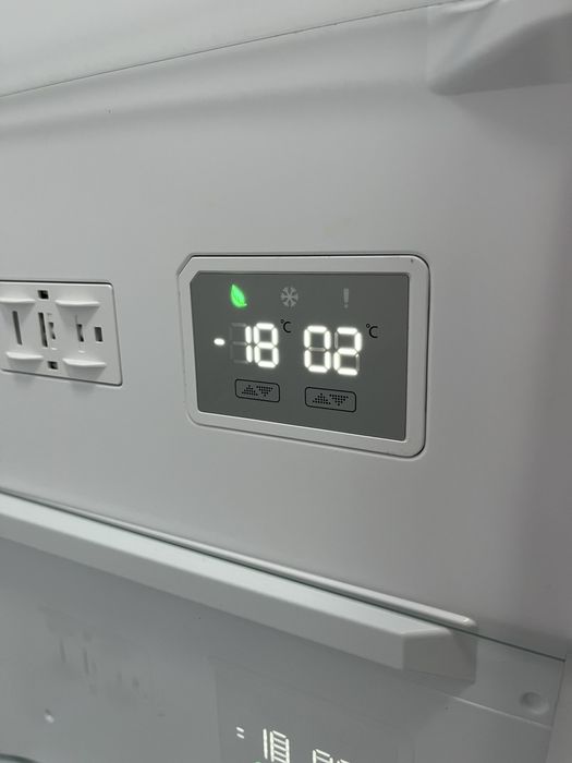 Холодильник Winia