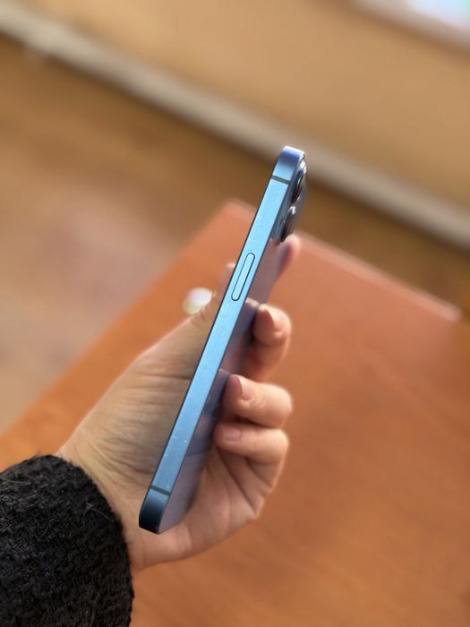 Продам айфон 13 256гб