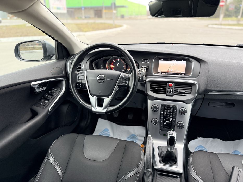 Volvo V40 D2, 2.0 Tdi ,fabr. 2017, Euro 6 , Full Led , Carte Service !