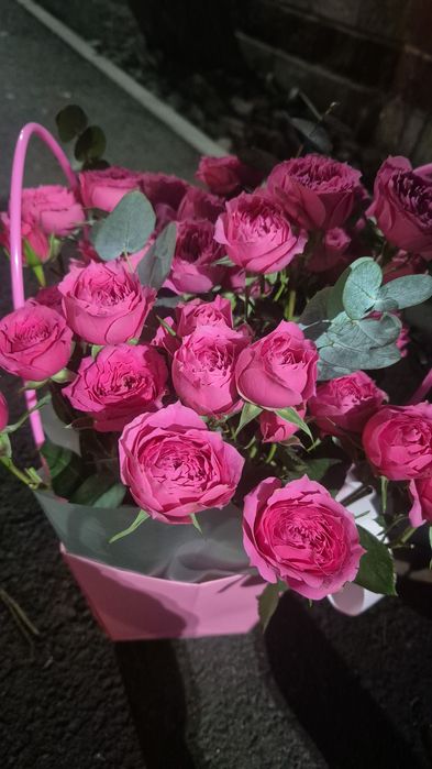 Продаю цветы(кустовые розы)