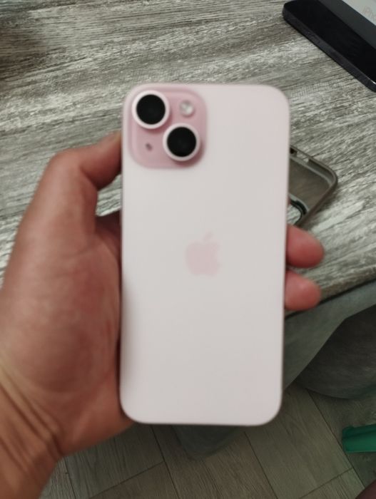 Продам Айфон 15 128 гб