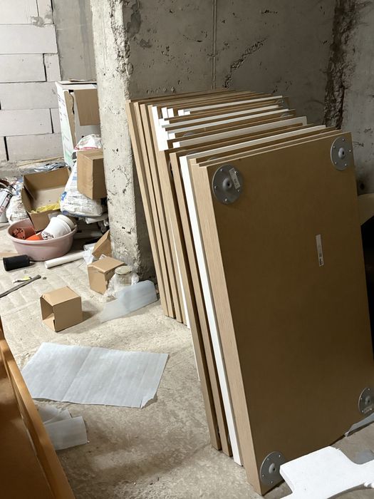 Разпродажба на маси от Икеа в много добро състояние