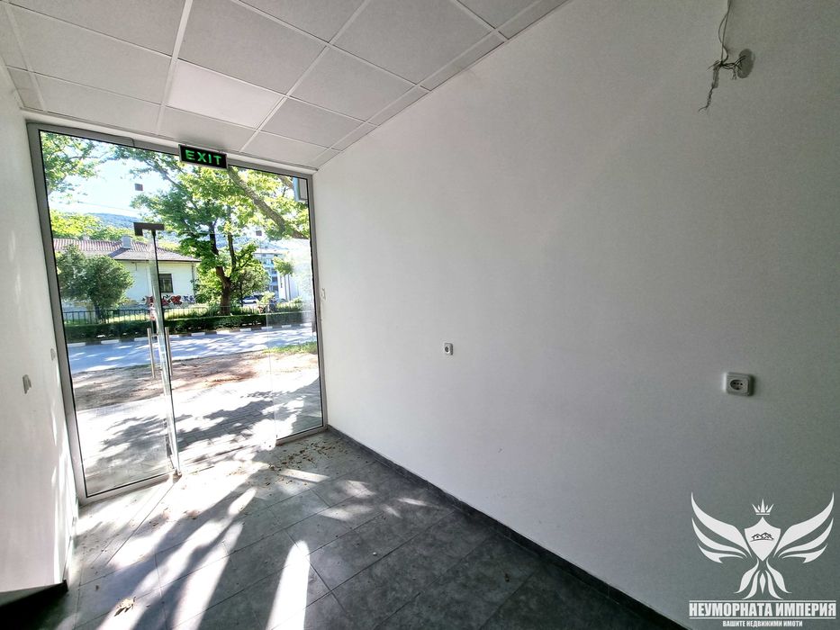 Дава се под наем Магазин в Асеновград - 37 кв.м за 262 € - Снимка #5