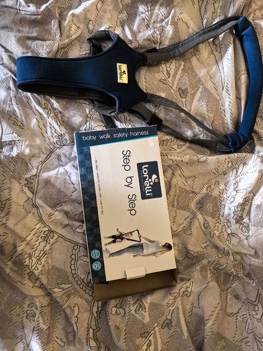 Ново. Колани за прохождане