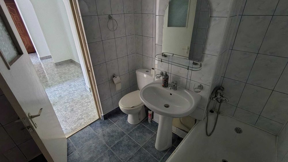 Apartament 3 camere  de vanzare