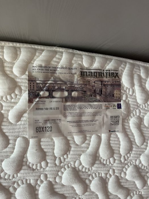 Бебешко легло с матрак и шкаф за повиване Sundvik