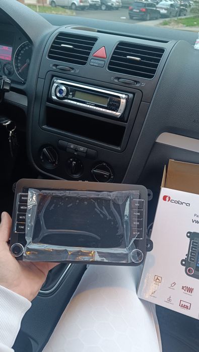 • Мултимедия - навигация Android за автомобил с копчета 4GB RAM за VW