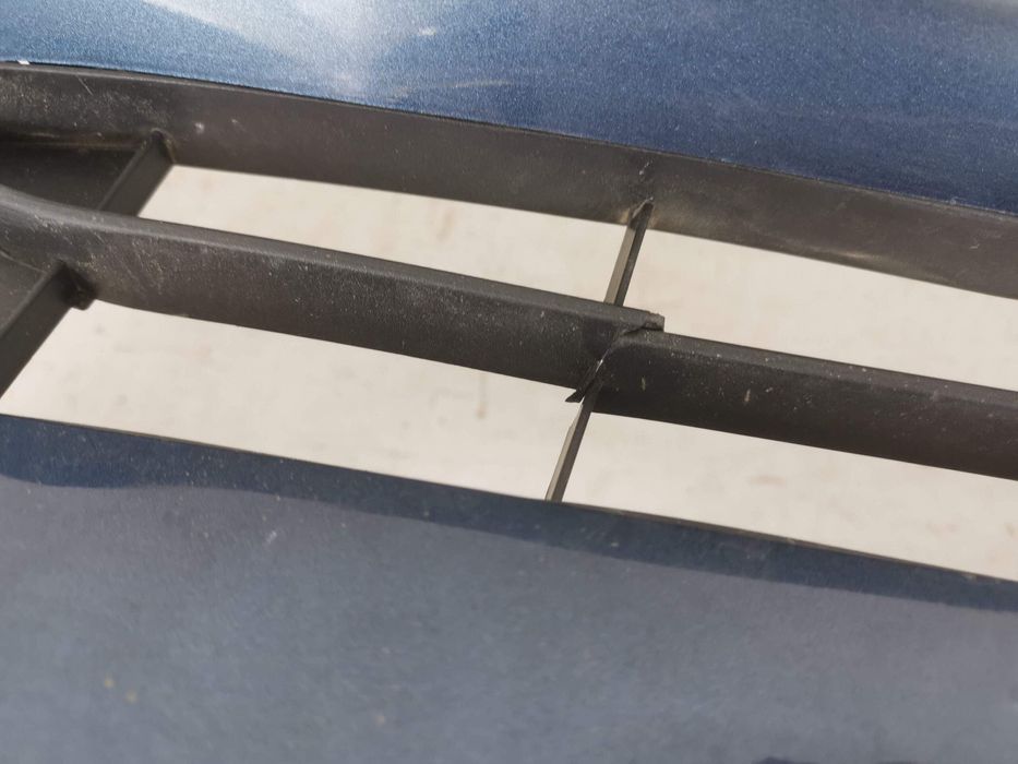 Форд Фокус / Ford Focus Преден бампер с решетка радиатор и долна решет