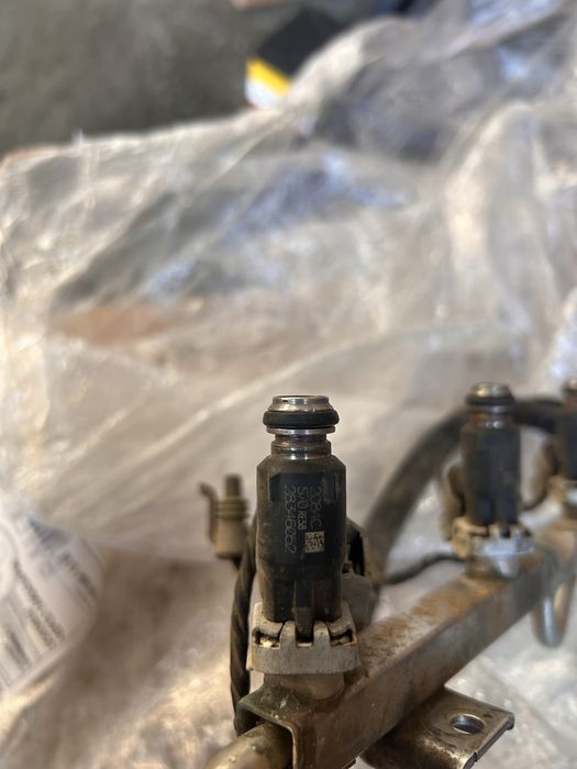 Продам в сборе форсунки на приору 127 двигатель