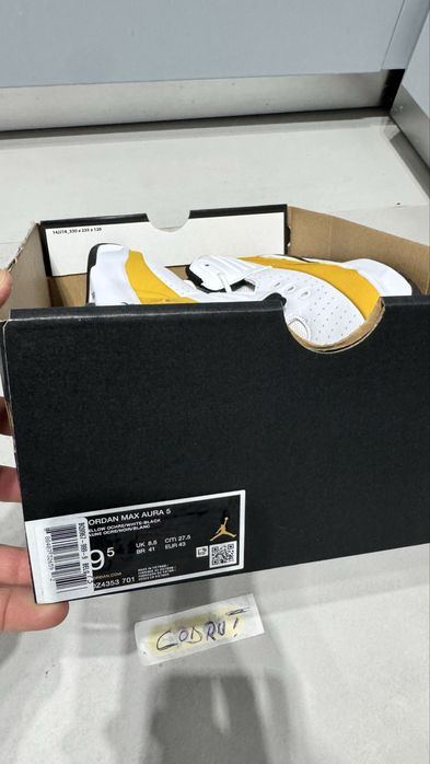 Air Jordan Max Aura 5 Yellow Ochre
