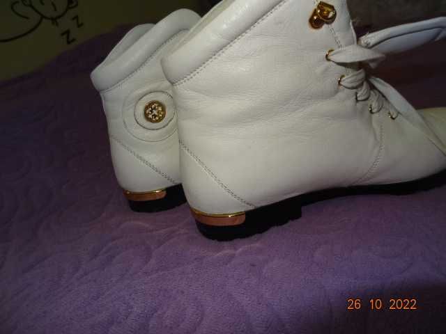 Кожаные демисезонные белые ботинки 38 р.