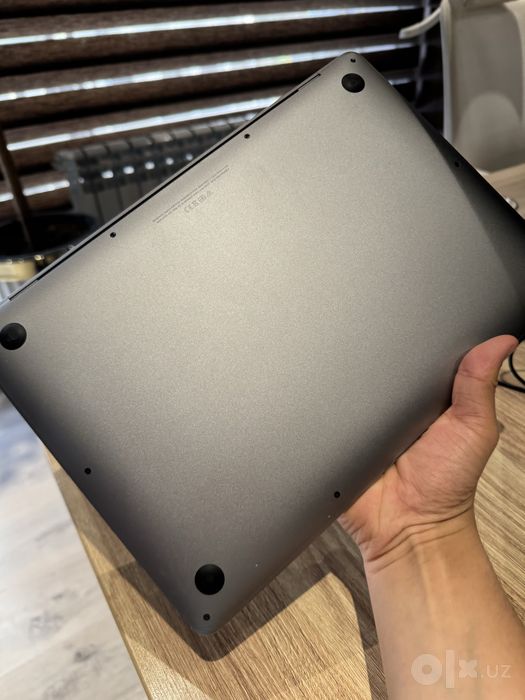 Macbook air m1 в хорошем состоянии