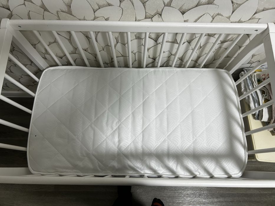 Продам детскую кроватку