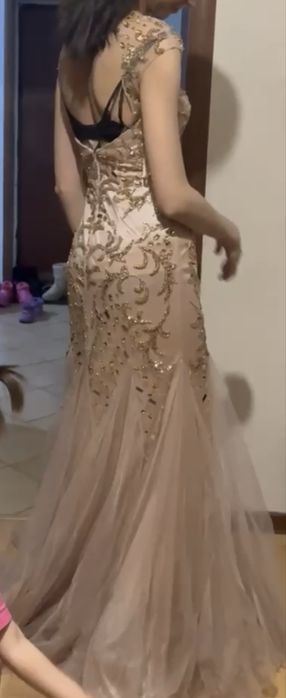 Продам платье вечернее раскошное