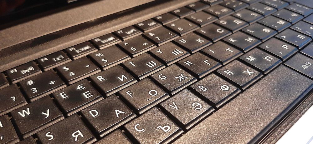 Acer Aspire E1-571G (i3 / NVIDIA GT 620M / 750GB) + Оригинално зарядно