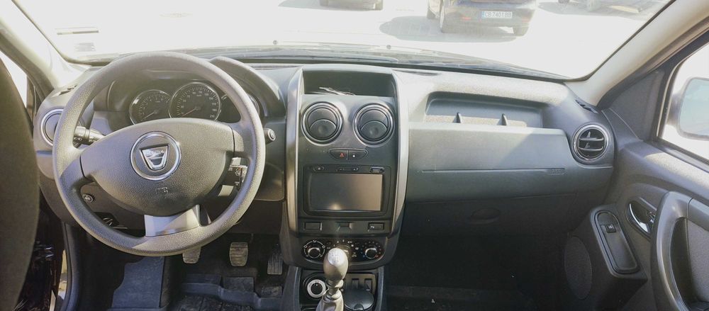 2017 Dacia Duster Laureate SCe 1.6i\LPG 4WD 6-speed / EUR 11 760